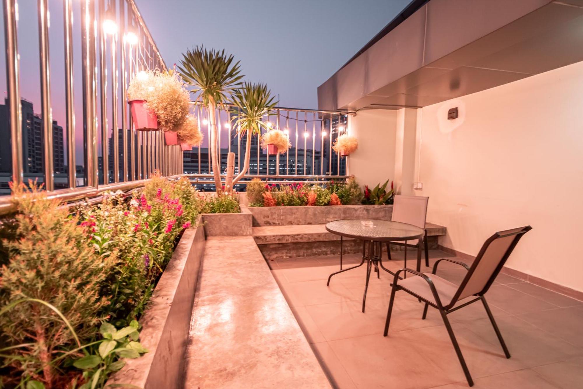 The Victory View (Adults Only) Hotel Bangkok Exterior photo